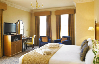 Deluxe Double Bedroom